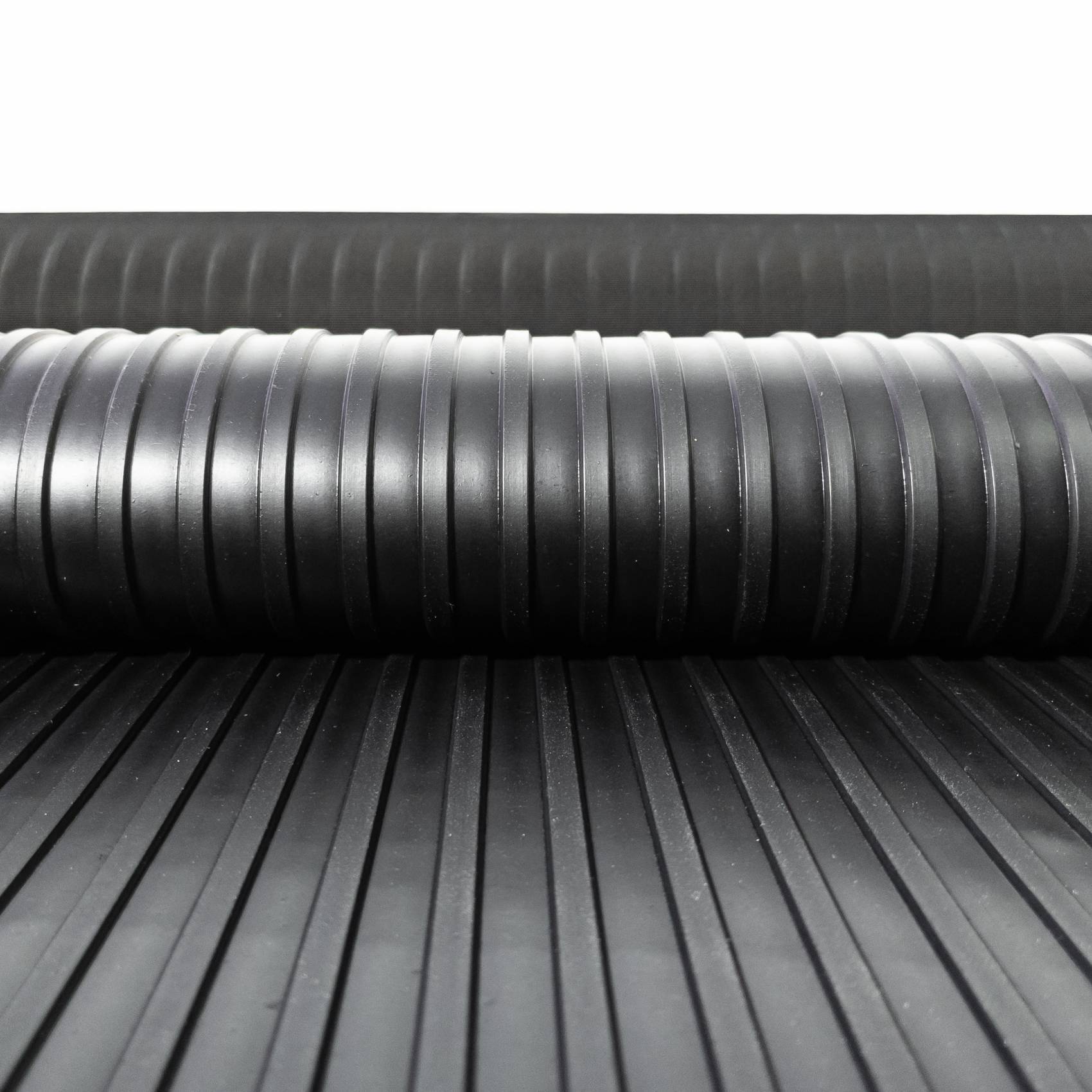 Gummi Antirutsch Bodenmatte SBR Schutzmatte Bodenbelag grobe Riefen -Rillen -Rippen Schwarz 3mm Stark 100 cm Breite 240 cm Länge