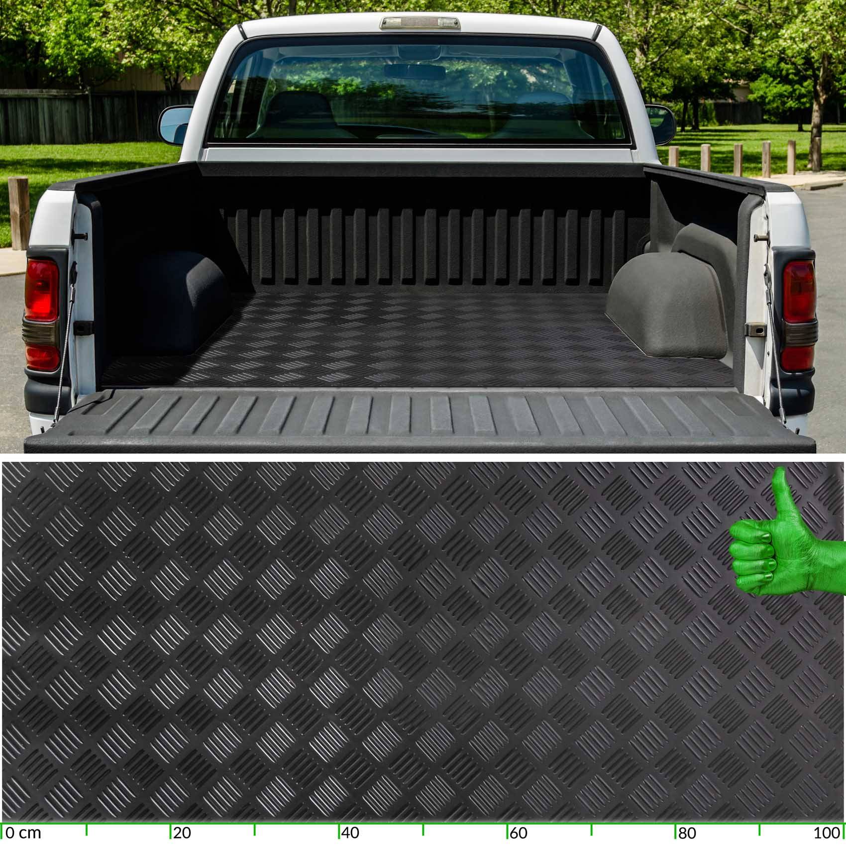 Ladefläche eines Pickup-Trucks mit schwarzer Riffelblech-Gummimatte; die Vergrößerung zeigt die strukturierte Matte in Nahaufnahme mit einem grünen Daumen-hoch-Symbol.