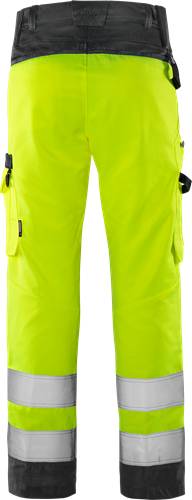 Leuchtend gelbe Hose mit Taschen, konzipiert für Sichtbarkeit und Funktionalität.