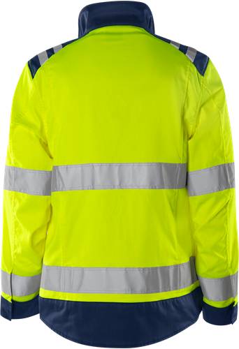 Eine hochsichtbare gelbe Jacke mit reflektierenden silbernen Streifen, die häufig zur Sicherheit in Umgebungen mit schlechter Beleuchtung verwendet wird.