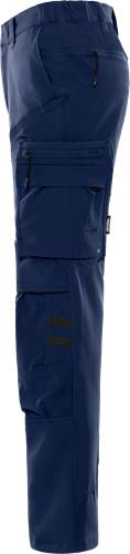 Blaue Stofftasche mit zwei Taschen und einem schwarzen Riemen an der Seite, entwickelt zum Tragen von Ausrüstung oder Werkzeugen.