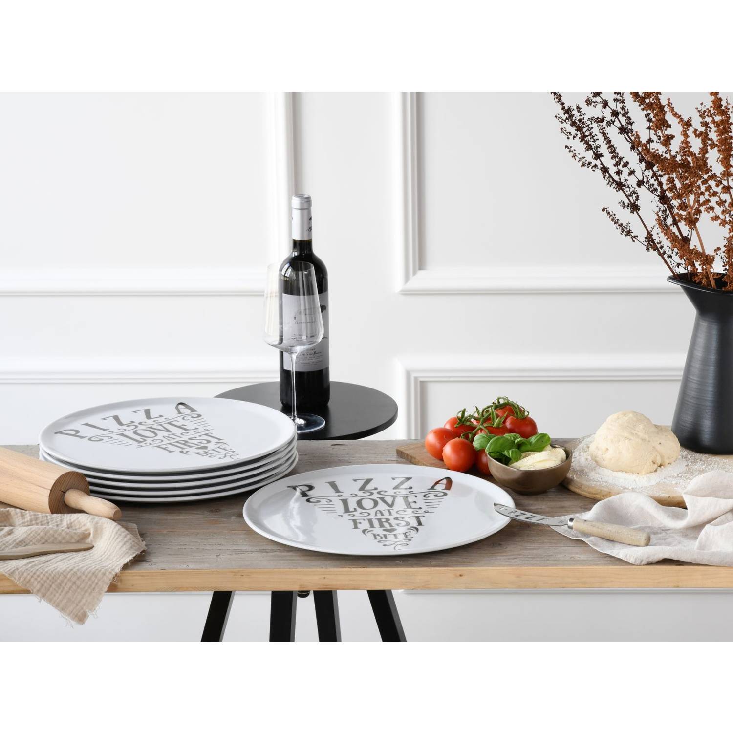 CreaTable 21569 Europa IN LOVE Pizzateller Porzellan Ø 33 cm, weiß/schwarz, 6-teilig (1 Set)