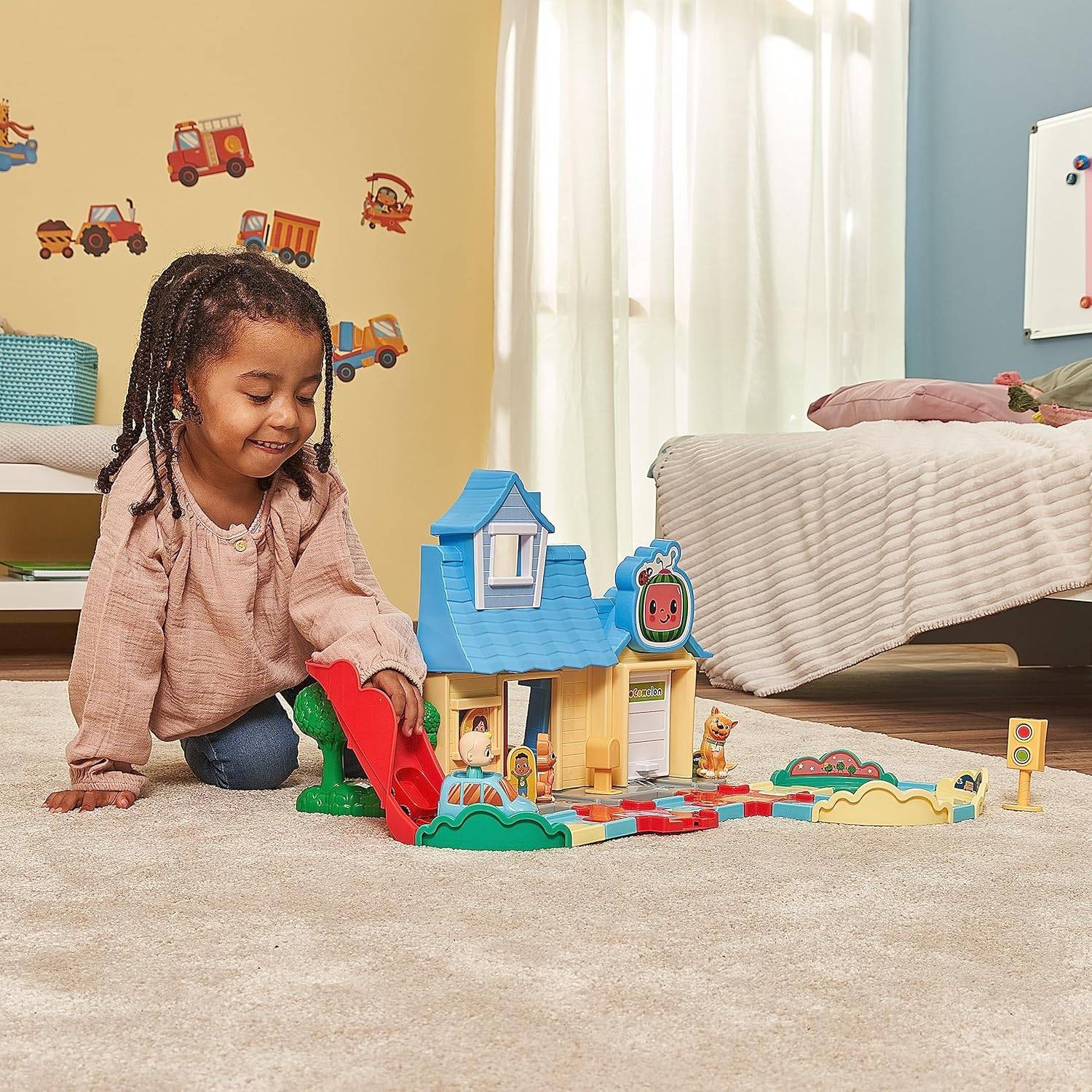 VTech CoComelon Tut Tut Baby Flitzer JJs Spielhaus Lernset mit Auto und Tieren