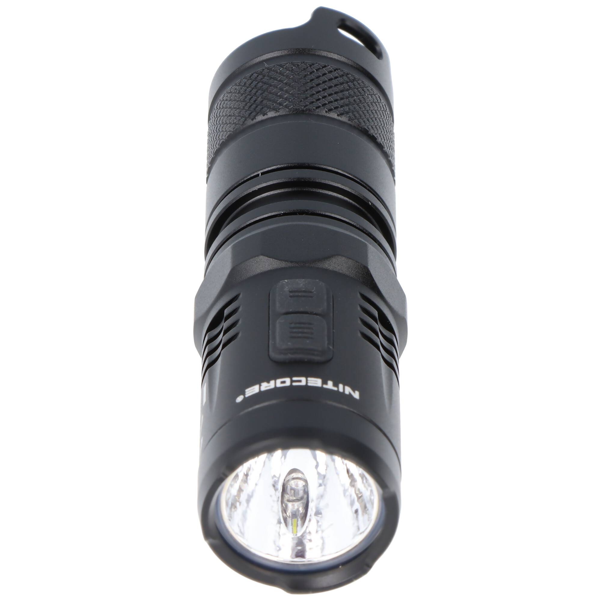 Nitecore MT10C LED-Taschenlampe mit bis zu 920 Lumen, Multitask Taschenlampe, mit zwei Side-Switches und Rotlicht-Mode