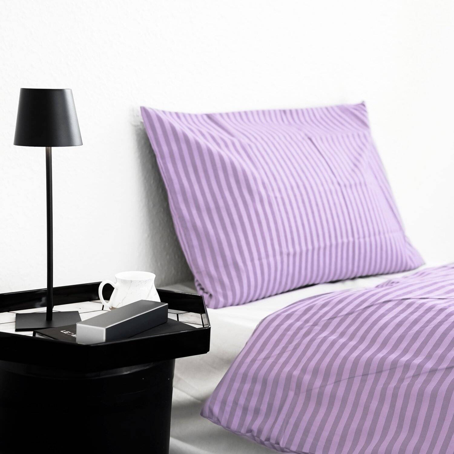 Gestreifte Bettwäsche mit Reißverschluss 155x220 cm, Kissenbezug 80x80 cm Lila