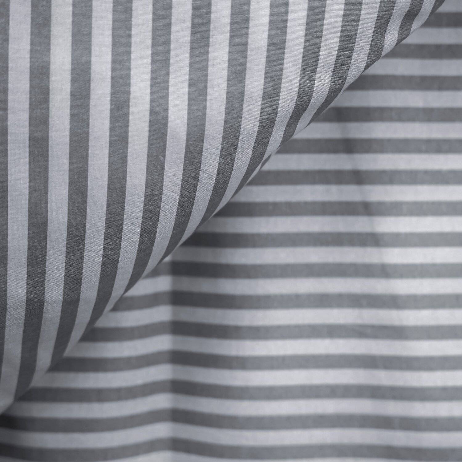 Gestreifte Bettwäsche mit Reißverschluss 220x200 cm, 2x Kissenbezug 80x80 cm Grau