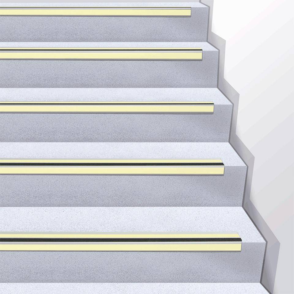 PERMALIGHT® power langnachleuchtend Treppenkantensch.profil, 3 Streifen, R10/R13 schwarz, 66x30x1000mm, DIN 67510