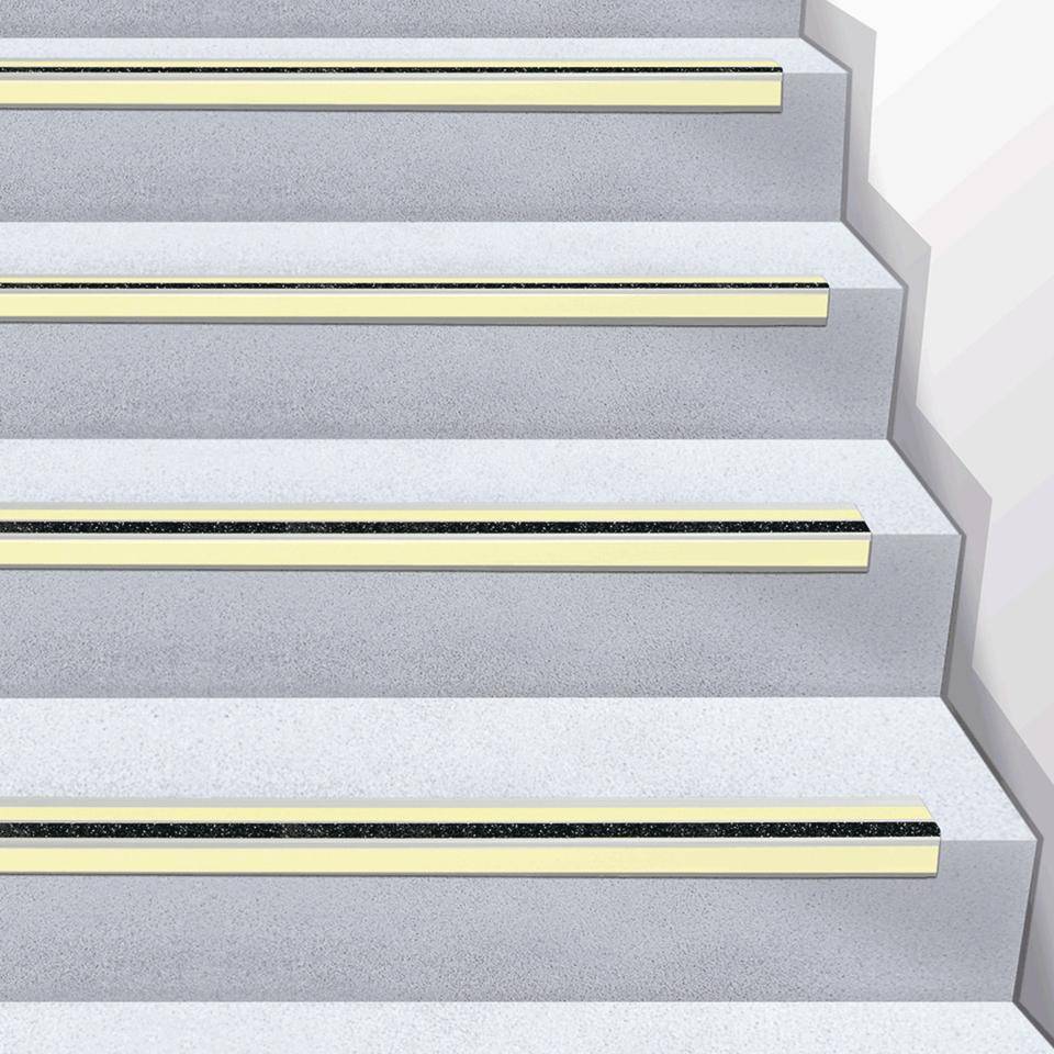 PERMALIGHT® power langnachleuchtend Treppenkantensch.profil, 3 Streifen, R10/R13 Glitter, 66x30x1000mm, DIN 67510