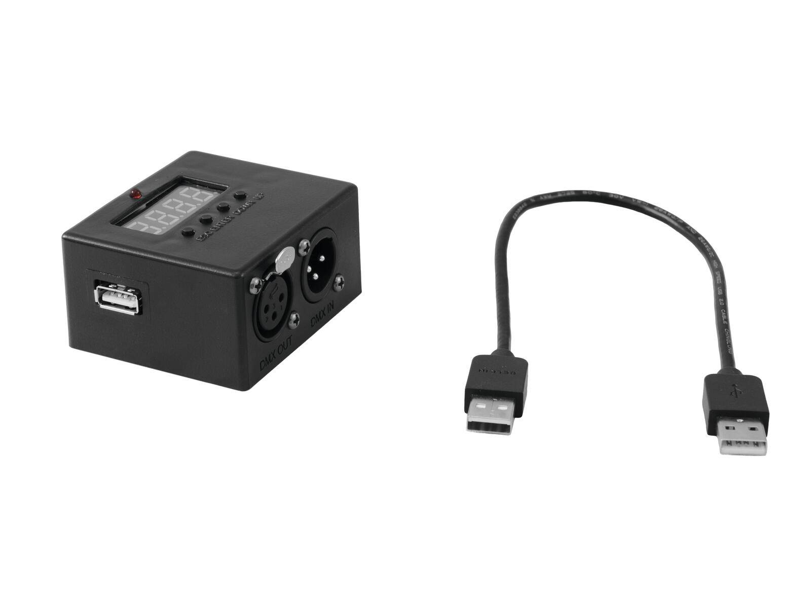 Ein schwarzes digitales Gerät mit einem USB-Anschluss und einem Anzeigebildschirm auf der linken Seite und einem USB-Kabel auf der rechten Seite, isoliert auf weißem Hintergrund.