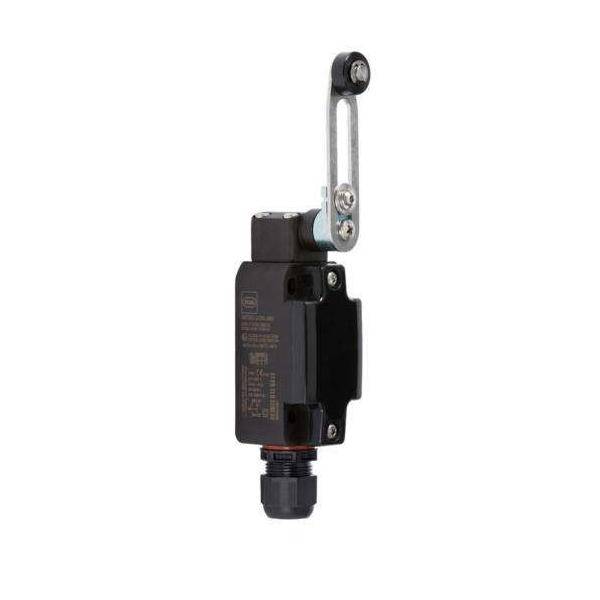 Ein schwarzer industrieller Grenzenabschalter mit Hebelarm. Das Schalterkörper hat technische Spezifikationen darauf gedruckt.