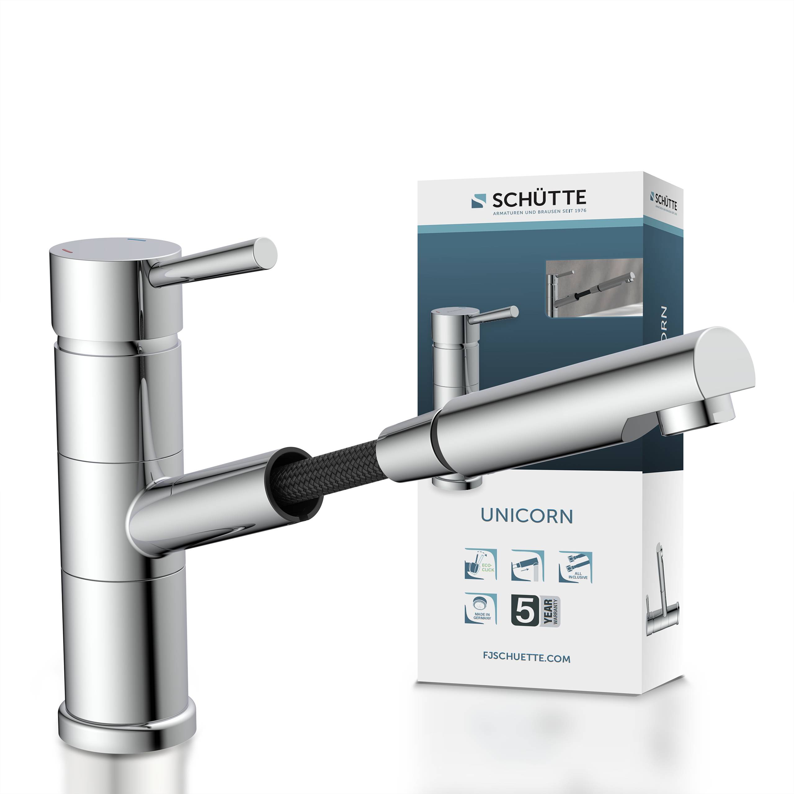 Ein Chromküchenarmatur mit ausziehbarem Auslauf ist neben seiner Markenverpackung positioniert, die mit „SCHÜTTE - UNICORN