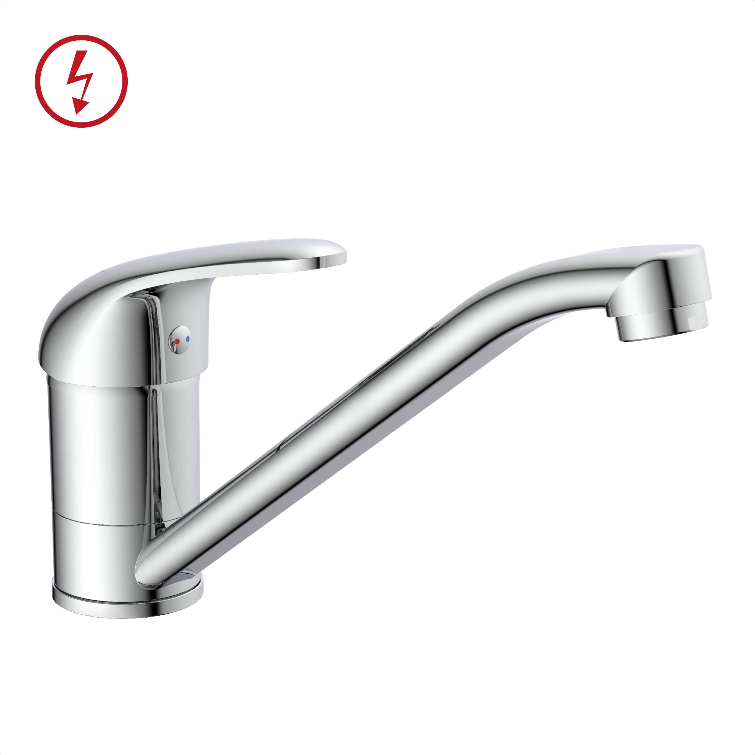 Ein schlanker, moderner Küchenmischer aus Chrom mit einem einzigen Hebel. Ein rotes Symbol mit einem Blitzstrahl zeigt an, dass er berührungslos oder sensorgesteuert ist.