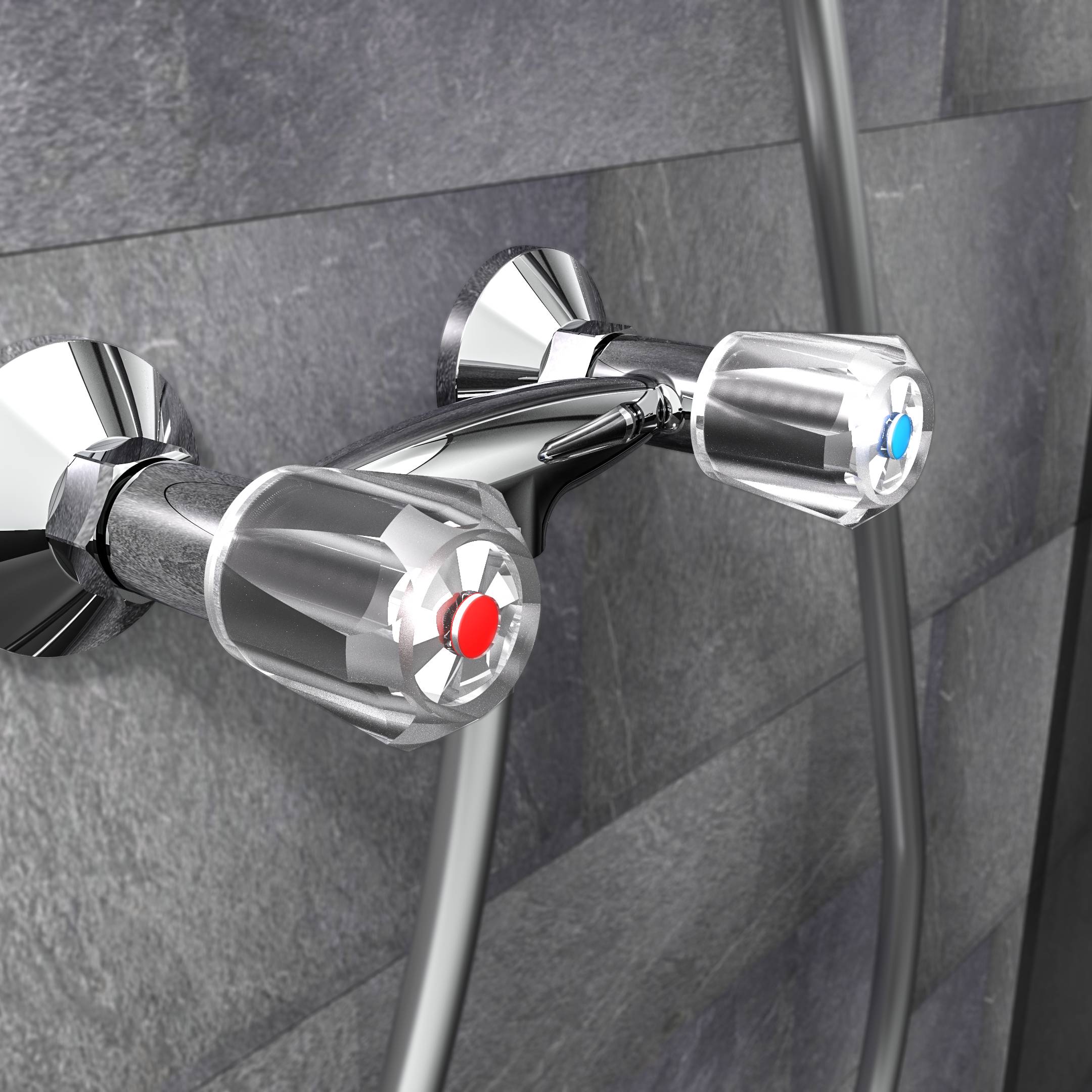 Chrom-Brausemischbatterie mit Warm- und Kaltreglern, montiert auf gefliester Badezimmerwand, mit sichtbarem Brauseschlauch.