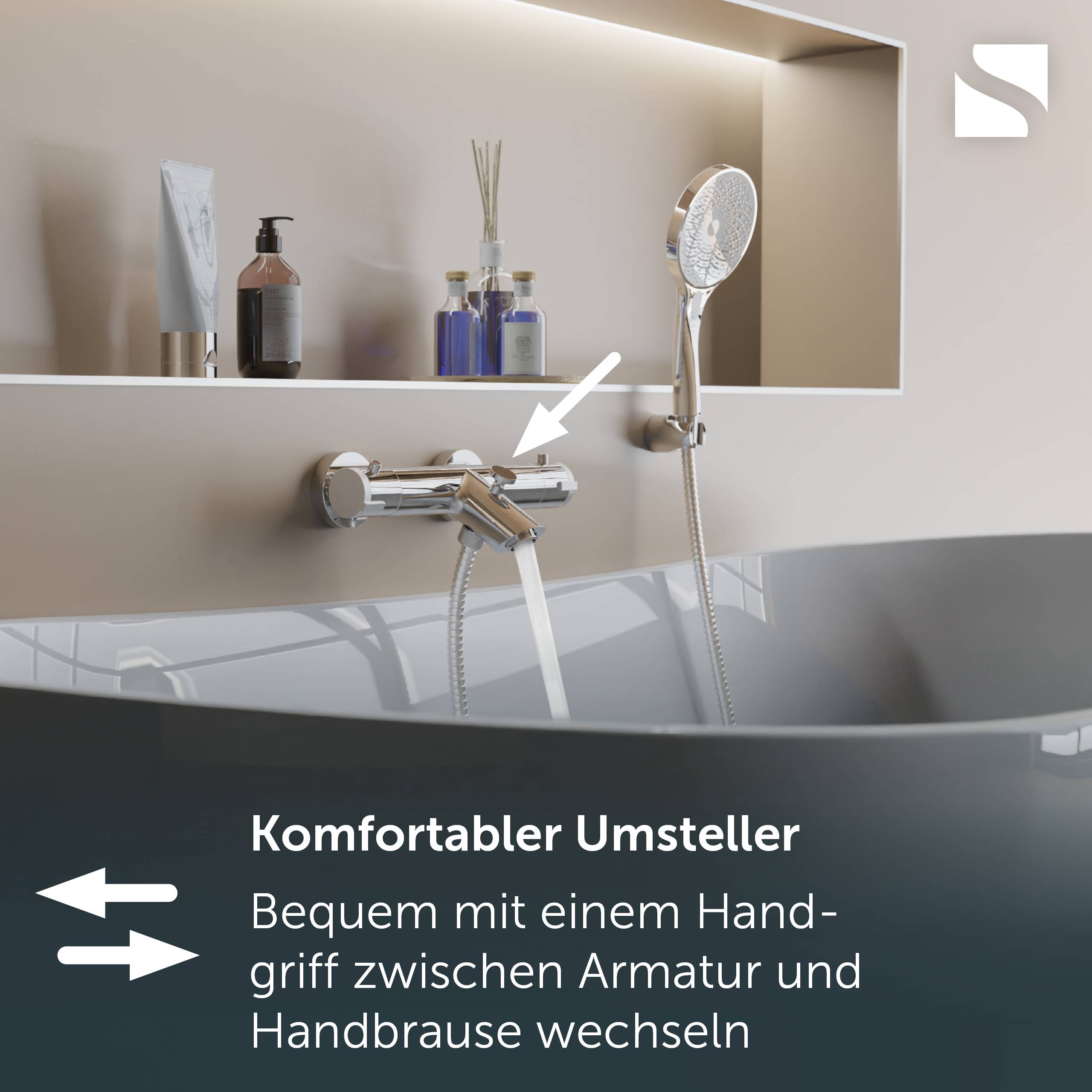 Badarmaturen mit einem Handhebel am Auslauf, der leichtes Umschalten zwischen Badewanneneintrag und tragbarer Dusche ermöglicht; deutscher Text lautet "Komfortabler Umsteller"".