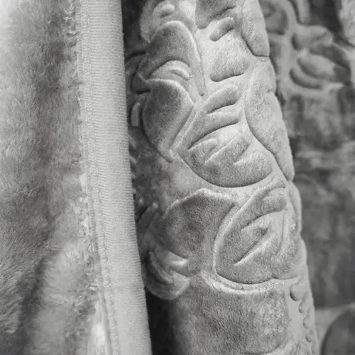 Almina Extra Weiche Wolldecke 200x240 cm 100% PES mit Blumen Muster Waschmaschinengeeinet Grau Almina Extra Weiche Wolldecke 200x240 cm 100% PES mit Blumen Muster Waschmaschinengeeinet Grau