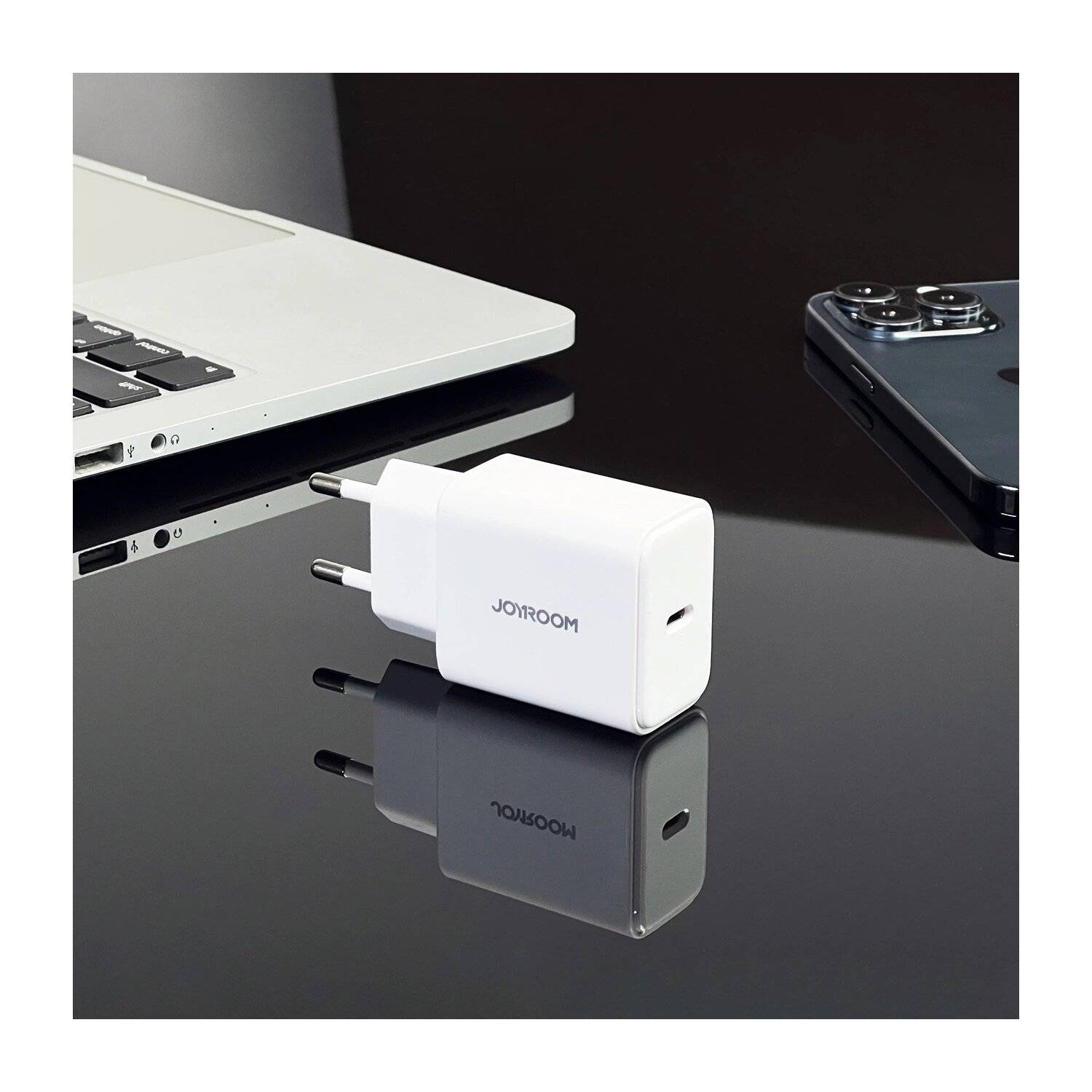 Joyroom JR-TCF06 USB-C PD 20W Wandladegerät + USB-C-Kabel – Weiß - Schnellladegerät