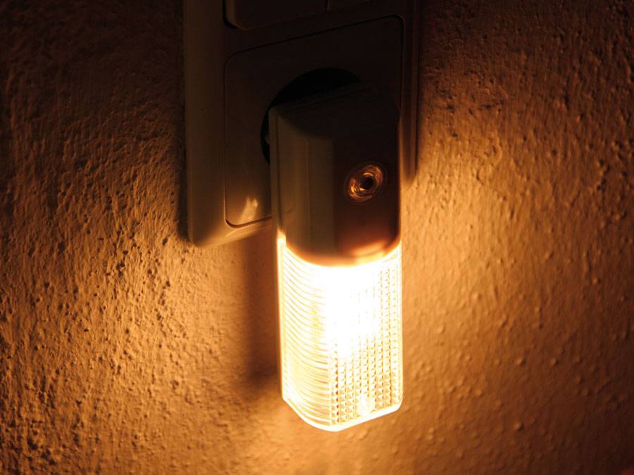 REV LED-Nachtlicht mit Dämmerungsautomatik