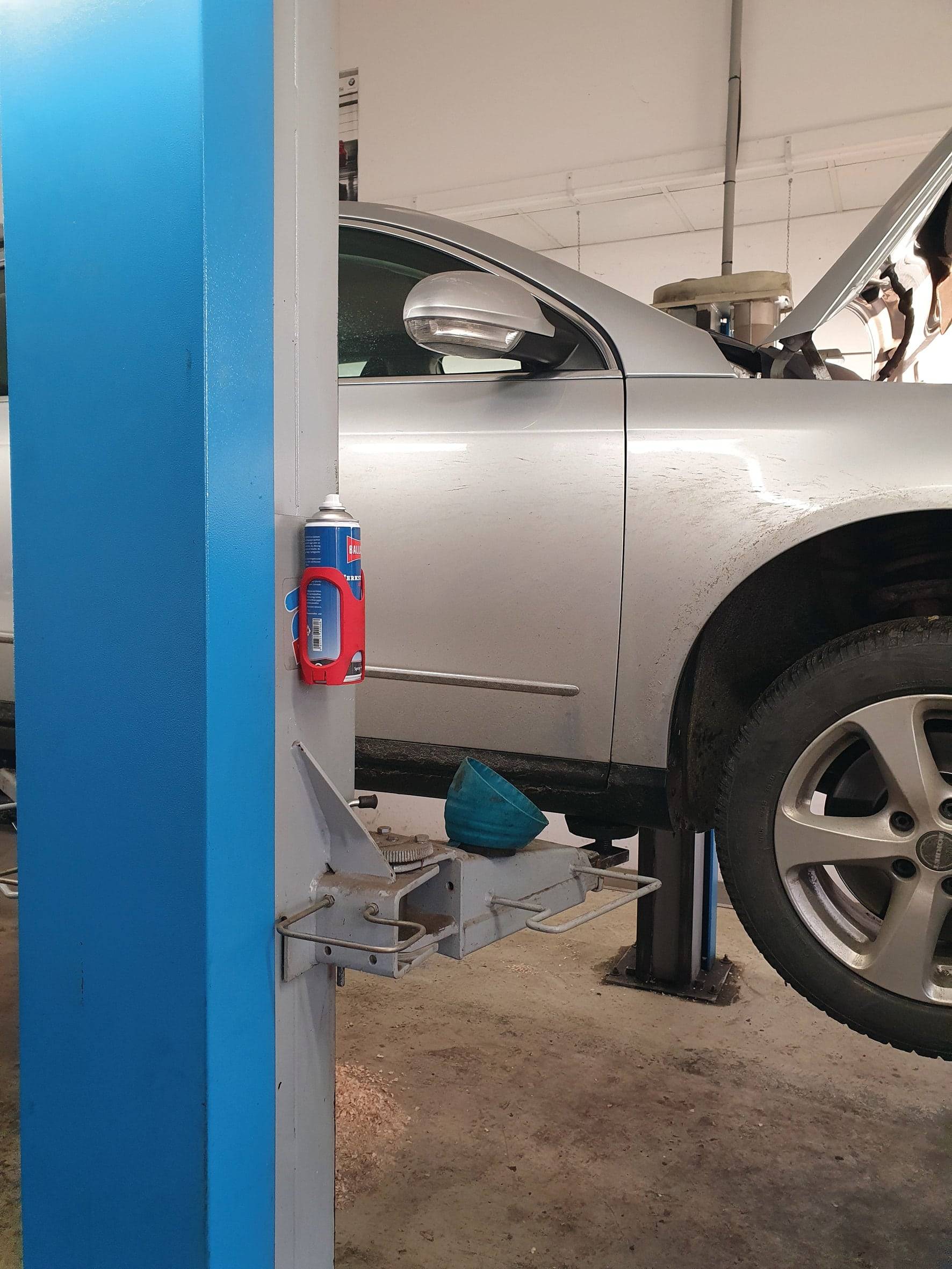 BALLISTOL Dosenhalter mit Magnet für alle Spray-Dosen, rot