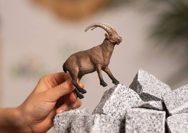 Schleich 14873 - Wild Life, Steinbock, Tierfigur, Länge: 9,2 cm