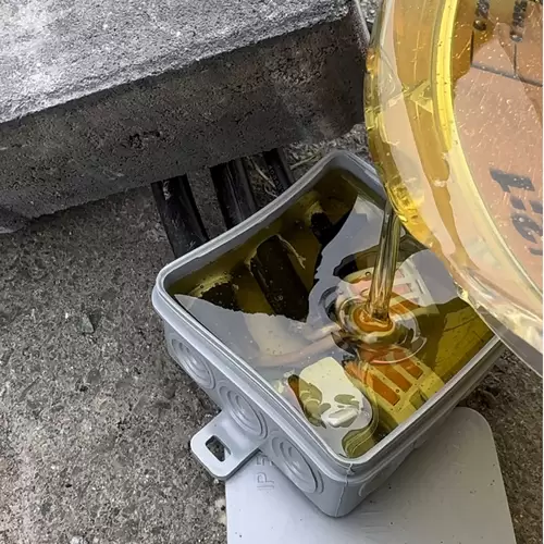 Elektrovergussmasse Epoxidharz IP68 & IP69 bis 1000 Volt, 12kg braun-transluzent (durchsichtig)  wasserdicht für Abzweigdosen Elektrovergussmasse Epoxidharz IP68 & IP69 bis 1000 Volt, 12kg braun-transluzent (durchsichtig)  wasserdicht für Abzweigdosen