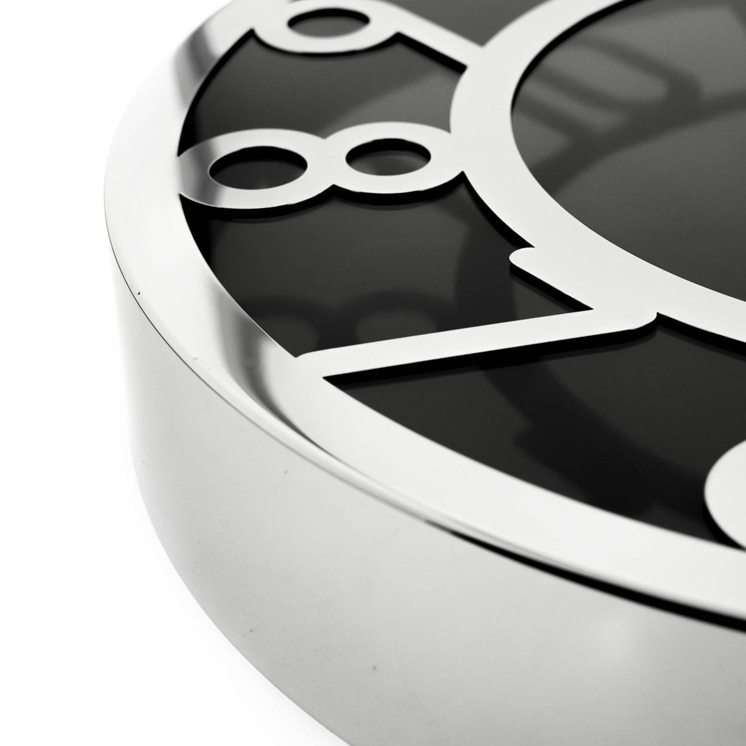 Almina elegante Wanduhr für Ihr Zuhause 60 cm mit Ziffern Schwarz/Silber