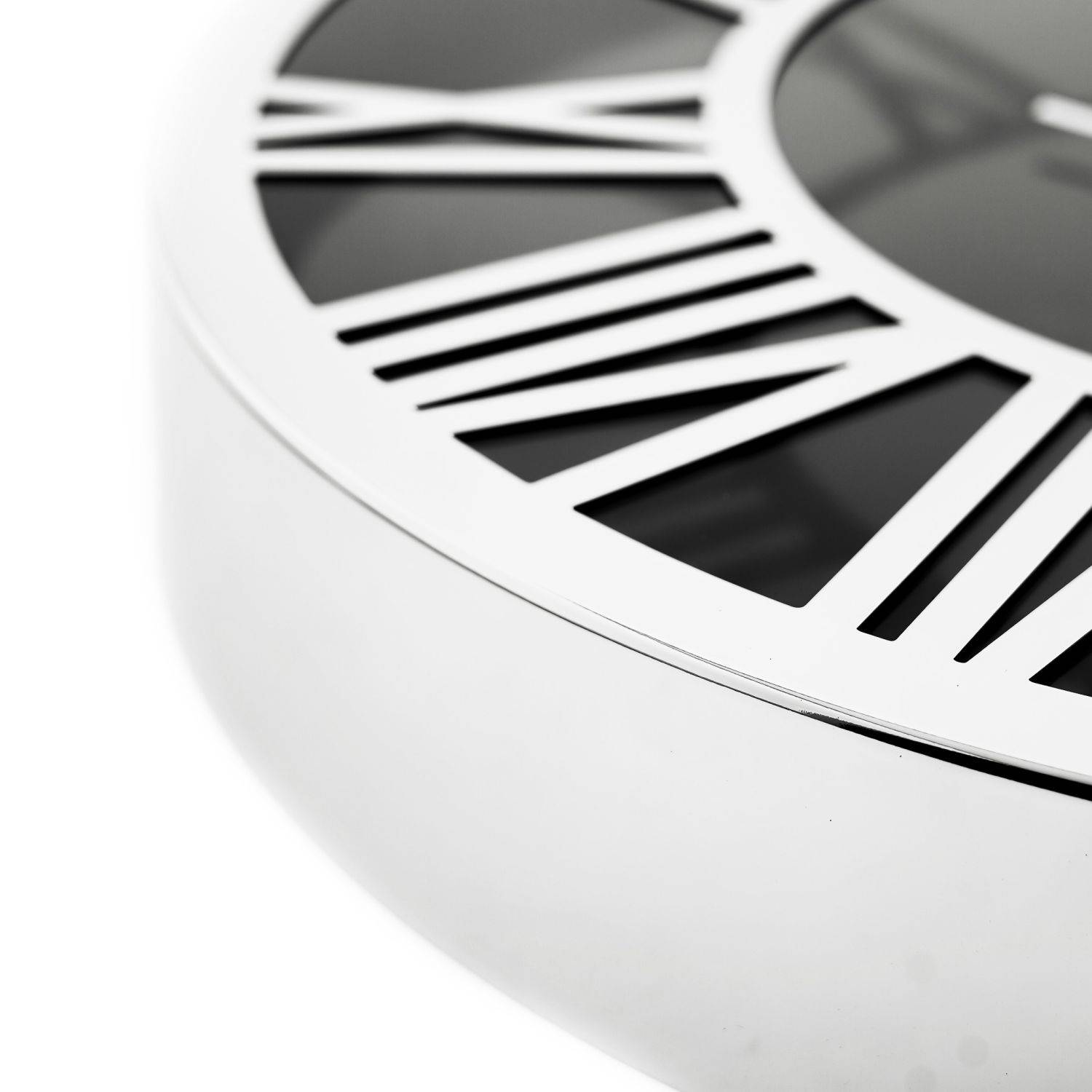 Almina Wanduhr 60 cm mit Römischen Zahlen in Schwarz/Silber elegantes Design