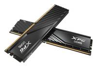 Drei schwarze XPG DDR5-RAM-Riegel mit goldfarbenen Akzenten, die sich kreuzweise auf weißem Hintergrund überlagern.