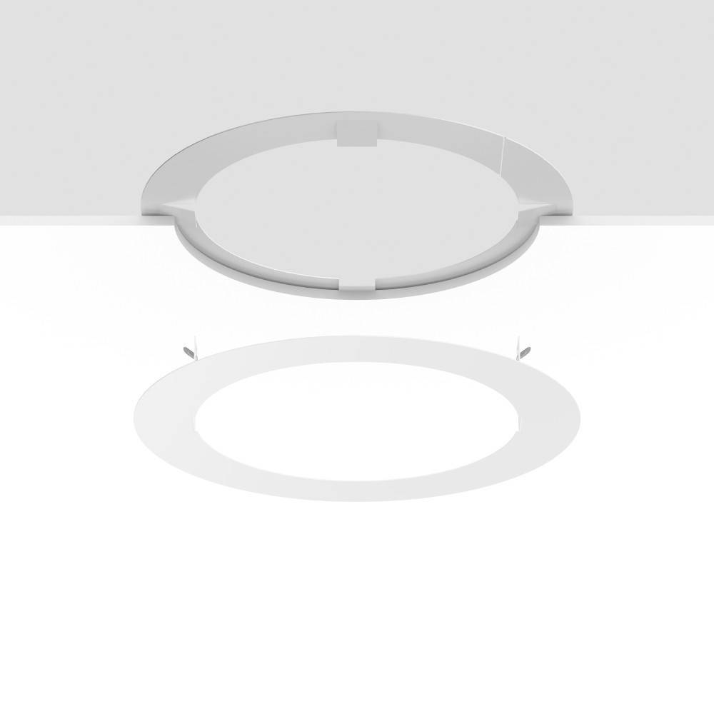 Eingelassene runde Deckenleuchte mit montiertem Rahmen, die ein minimalistisches Design für moderne Innenräume veranschaulicht.