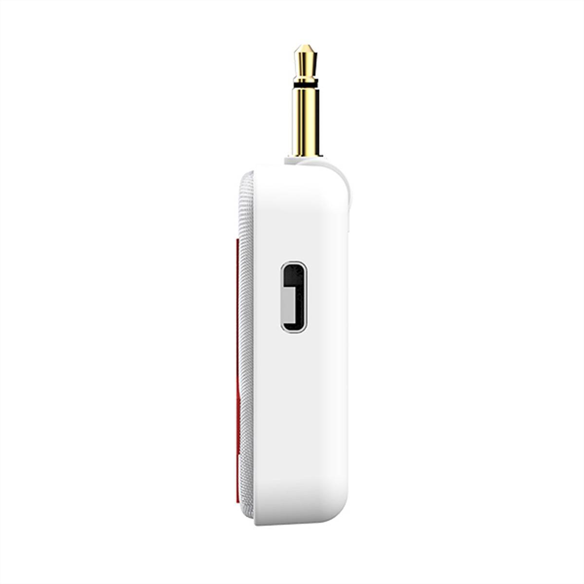 Ein weißes elektronisches Gerät mit einem 3,5-mm-Audioanschluss und einem USB-C-Anschluss an der Seite, von der Seite gegen einen weißen Hintergrund gesehen.