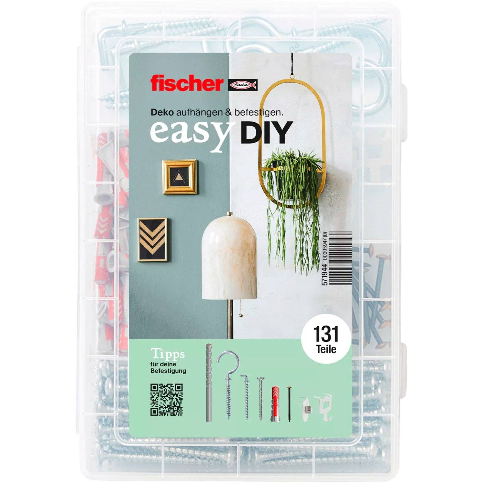 Paket mit fischer easyDIY Wandmontage-Zubehör, zeigt hängende Dekorationen, Haken, Schrauben und „131 Teile