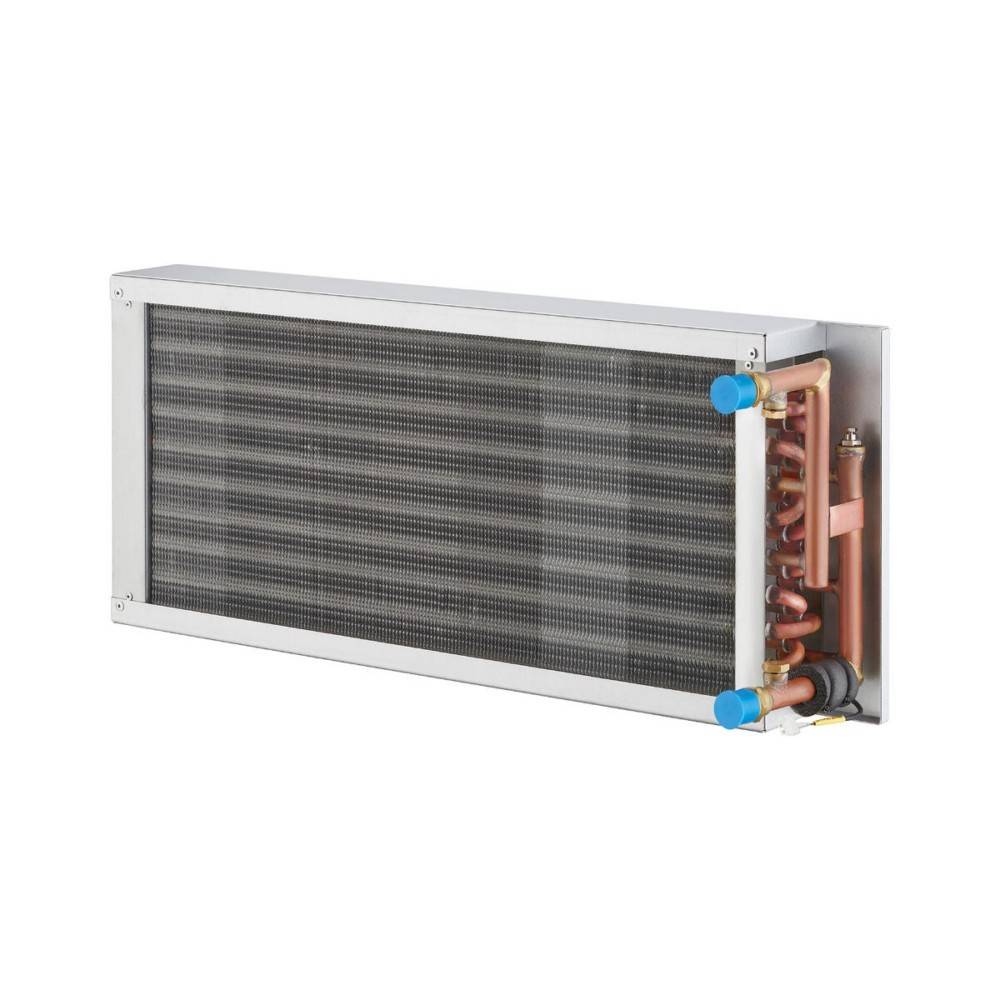 Rechteckige Klimaanlage mit Metallgehäuse und sichtbaren Kupferrohren, versehen mit blauen Kappen an den Rohrenden.