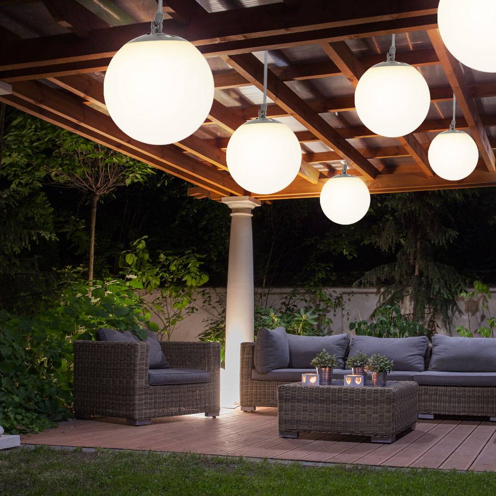 LED Solarlampe Hängeleuchte Balkonlampe weiß Kugel Außenleuchte Gummischlaufe, Kunststoff, 4x LED warmweiß, DxH 20x75 cm