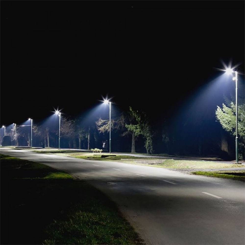 LED Straßenlampe Parkplatzbeleuchtung Außen Straßenlaterne Straßenleuchte für draußen, Aluminium grau, 30W 800lm 6500K, LxBxH 41,8x19,9x6