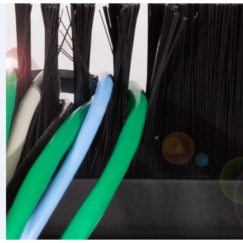 LogiLink Bürstenleiste für Netzwerk-/Serverschränke, schwarz