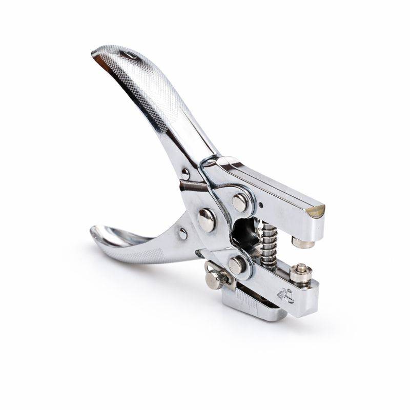 Ein Silberlocher mit Hebel, zum Durchstechen von Löchern in Papier zum Abheften in Ordnern.