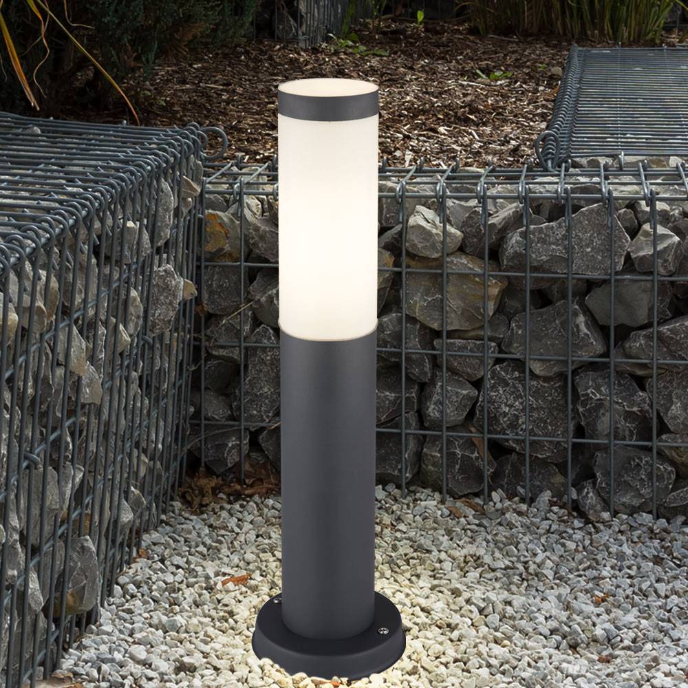 Sockelleuchte mit Steckdose und Bewegungsmelder Steckdosensäule Garten mit Licht, Edelstahl anthrazit, E27, 3er Set