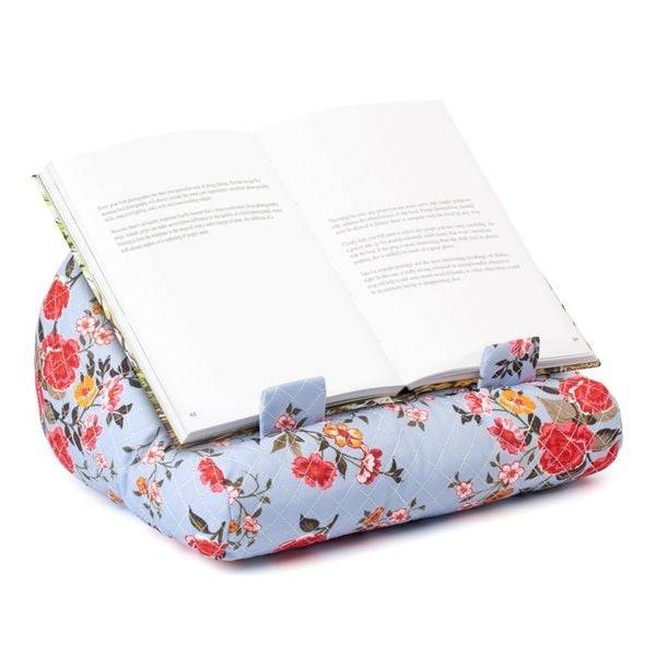 Bookcouch Roses | Blumenmotiv hellblau | Lesekissen für Bücher und Tablets | Buchständer | Tablethalter | Lesehillfe | Deutsche Ausgabe