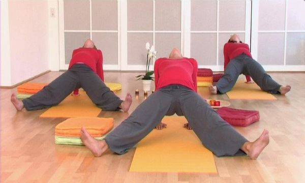 Yoga für werdende Mütter - Wenn der Storch die Sonne grüßt