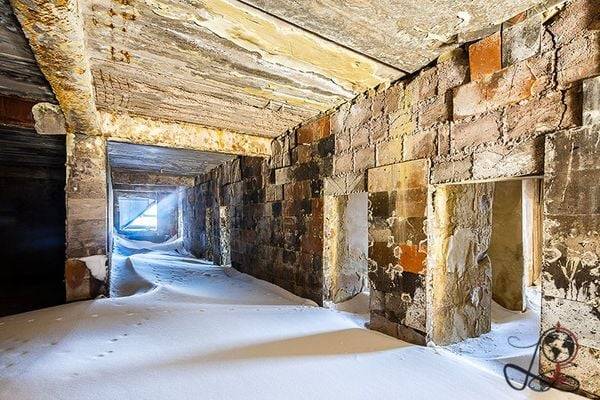 Lost Places Adventskalender - Folge den Spuren der verschwundenen Fotografin