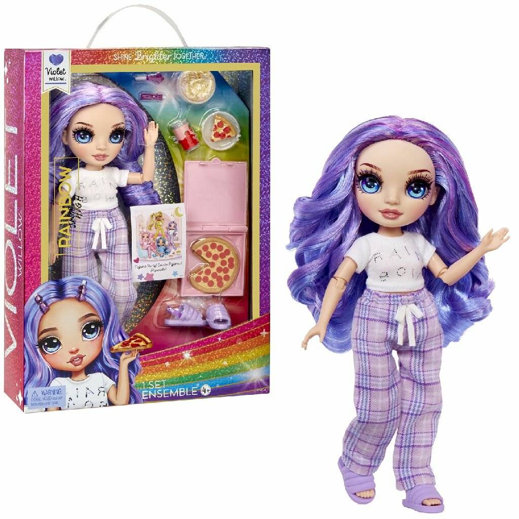Modepuppe mit violetten Haaren in fliederfarben karierter Hose und weißem Oberteil, abgebildet neben ihrem verpacktem Zubehörset mit Schuhen, Lebensmitteln und einer Handtasche.