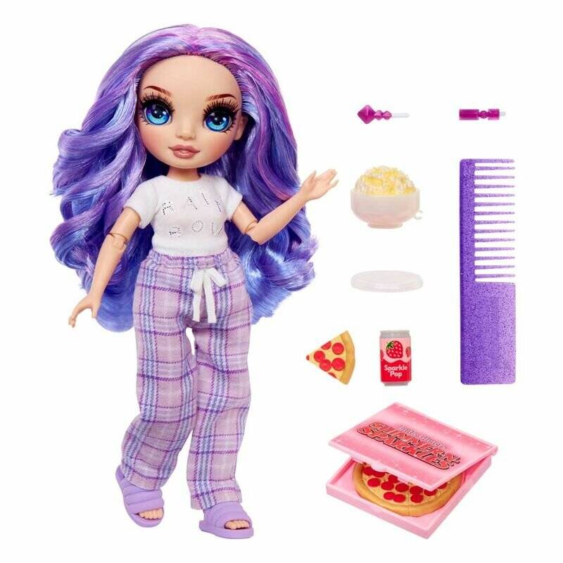 Modepuppe mit violetten Haaren in lavendelfarbenem Outfit mit Zubehör einschließlich Kamm, Haarspange, Schüssel, Pizzastück, Sodadose und Pizzabox.