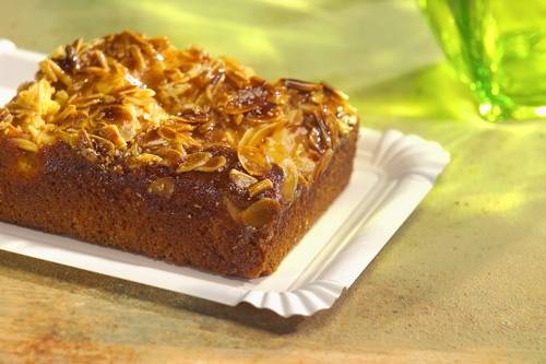 250 Teller, Pappe "pure" eckig 11 cm x 17,5 cm weiss. Material: Pappe aus Frischfaser. Farbe: weiss