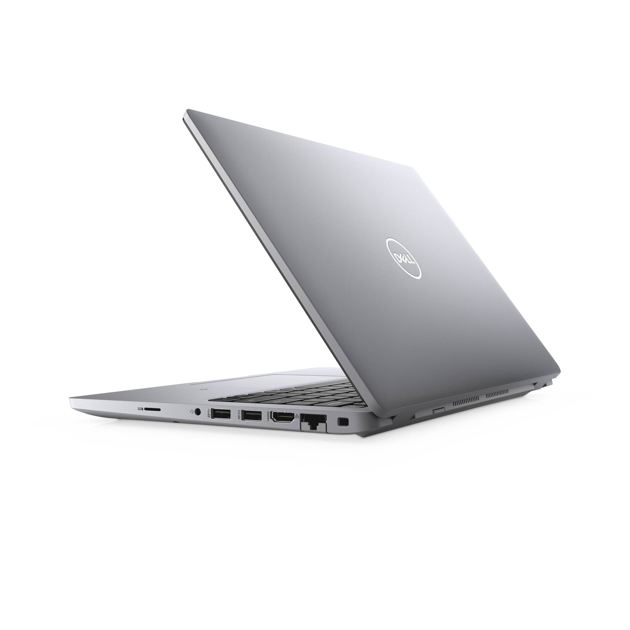 Silber Dell Laptop, offen im Winkel auf weißem Hintergrund gezeigt, wobei der Deckel, die Tastatur und die seitlichen Anschlüsse hervorgehoben werden.