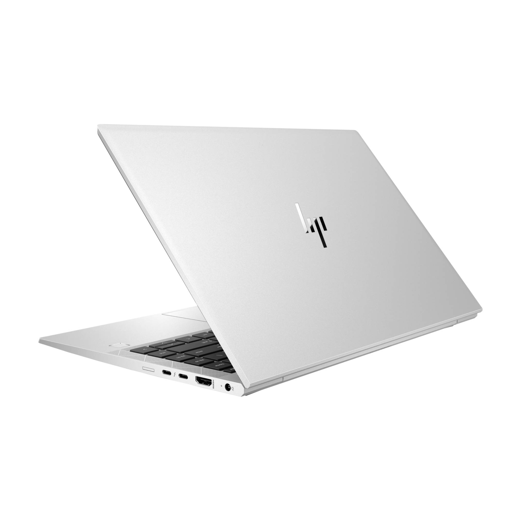 Silberner HP-Laptop, teilweise aufgeklappt auf weißem Hintergrund, zeigt die Tastatur, seitliche Anschlüsse und das zentrierte HP-Logo auf dem Deckel.