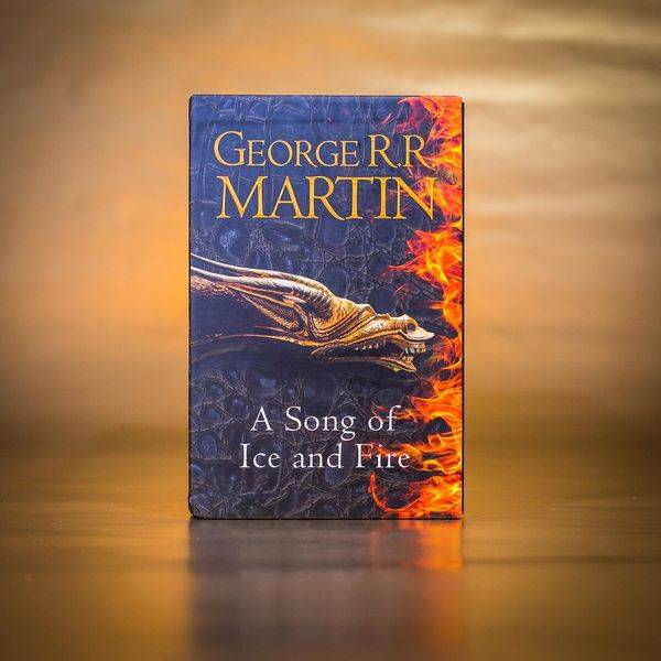 A Game of Thrones: The Story Continues. 7 Volumes Boxed Set