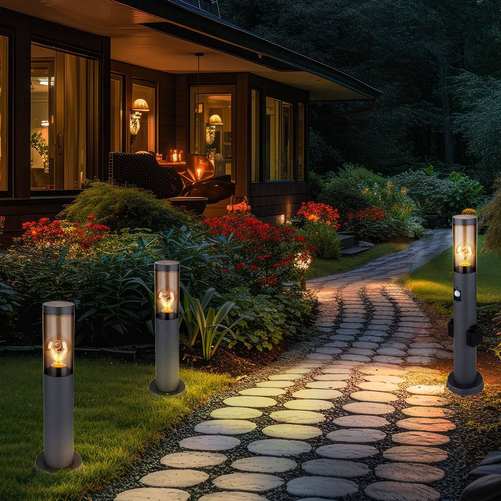 Sockelleuchte mit Steckdose und Bewegungsmelder Gartenlampe Wegeleuchte Außenstehlampe, Edelstahl anthrazit, Kunststoff rauch, E27, 3er Set