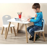 Kesper | Kindertisch Set | Weiß | mit 2 Stühlen und Messlatte Alpaka | Faserplatte/Holz Kesper | Kindertisch Set | Weiß | mit 2 Stühlen und Messlatte Alpaka | Faserplatte/Holz