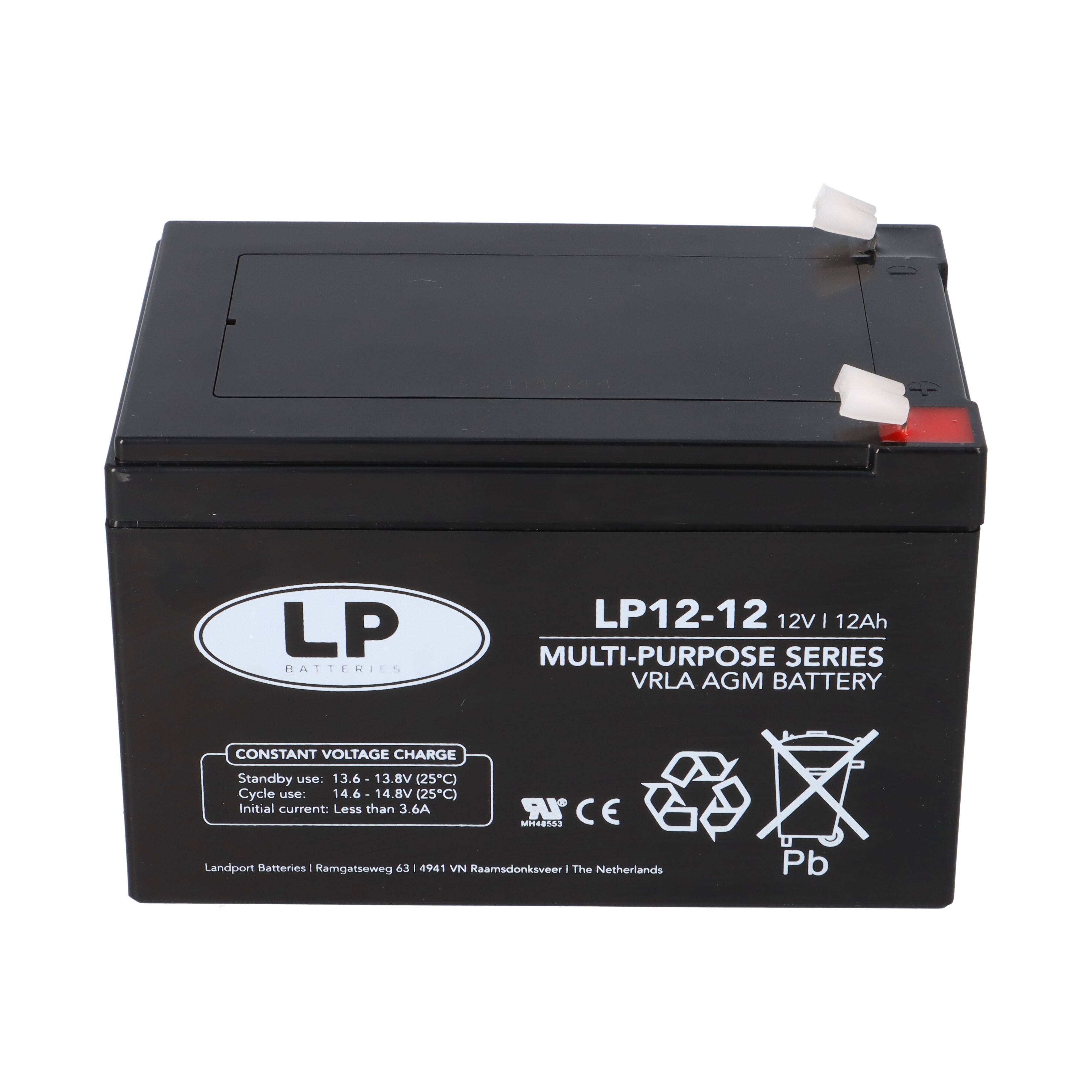 Eine schwarze VRLA AGM-Batterie mit der Bezeichnung 'LP12-12' mit Spezifikationen: 12V, 12Ah. Ausgestattet mit einem Griff und Warnhinweissymbolen.