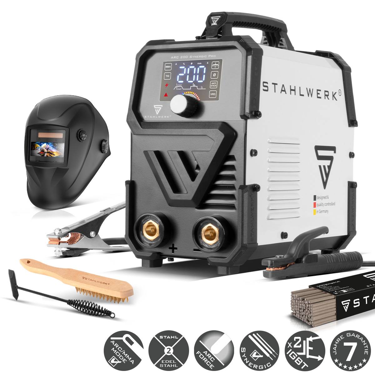 Eine Schweißmaschine mit Schutzhelm, Bürste und Schweißstäben. Ausgestattet mit digitaler Steuerung und verschiedenen Betriebsmodi.