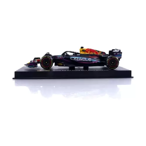 Bburago 18-38083V1 - Modellauto - F1 Red Bull RB19 '23 #1 Verstappen Miami GP (mit Helm, Maßstab 1:43) Bburago 18-38083V1 - Modellauto - F1 Red Bull RB19 '23 #1 Verstappen Miami GP (mit Helm, Maßstab 1:43)